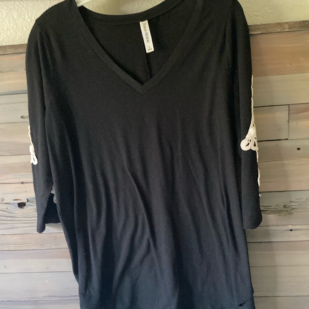Zenana Premium Black Boxy Long Sleeve Tee